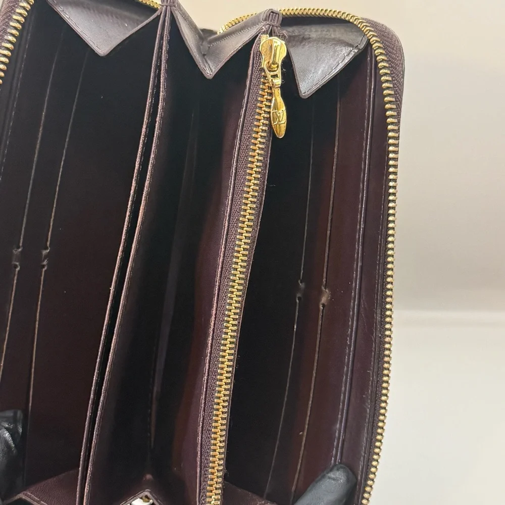 AUTHENTIC AMARANTI ( PURPLE) Vernice ZIPPY WALLET - Picture 16 of 16